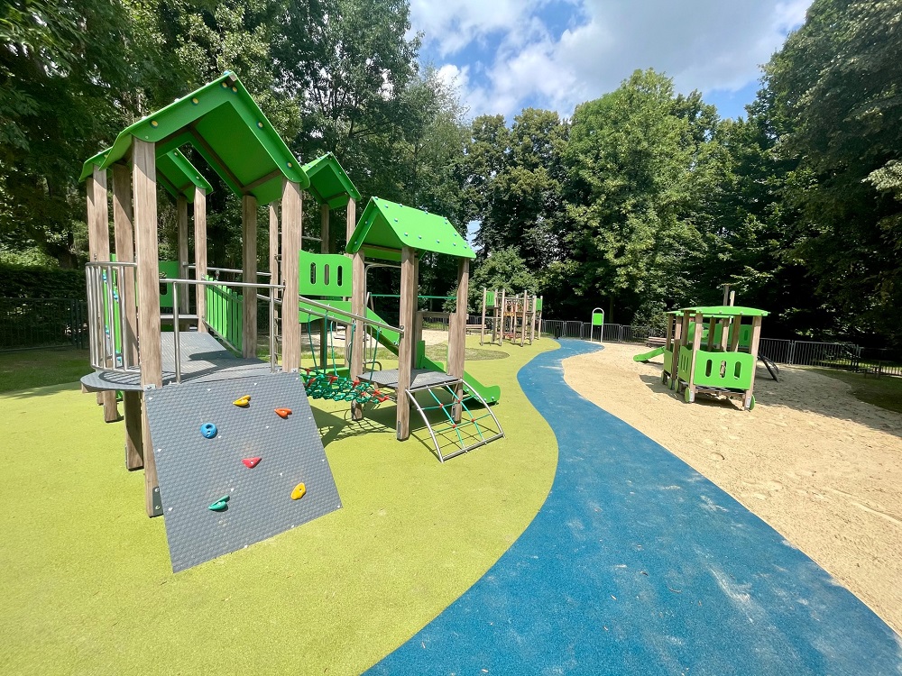 Nowy plac zabaw w Parku im. Poległych Bohaterów