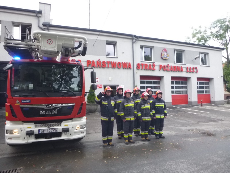 W 77. rocznicę wybuchu Powstania Warszawskiego rudzcy strażacy oddali hołd Powstańcom