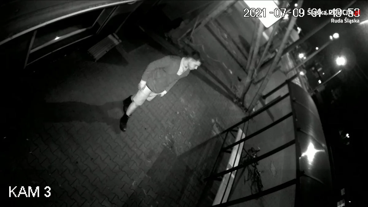 Próba włamania do lombardu przy ulicy 1 Maja. Rozpoznajesz tego mężczyznę?