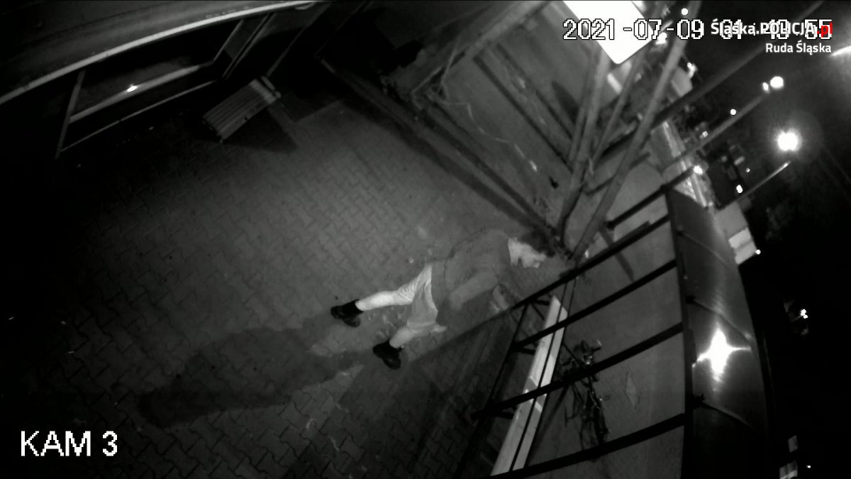 Próba włamania do lombardu przy ulicy 1 Maja. Rozpoznajesz tego mężczyznę?