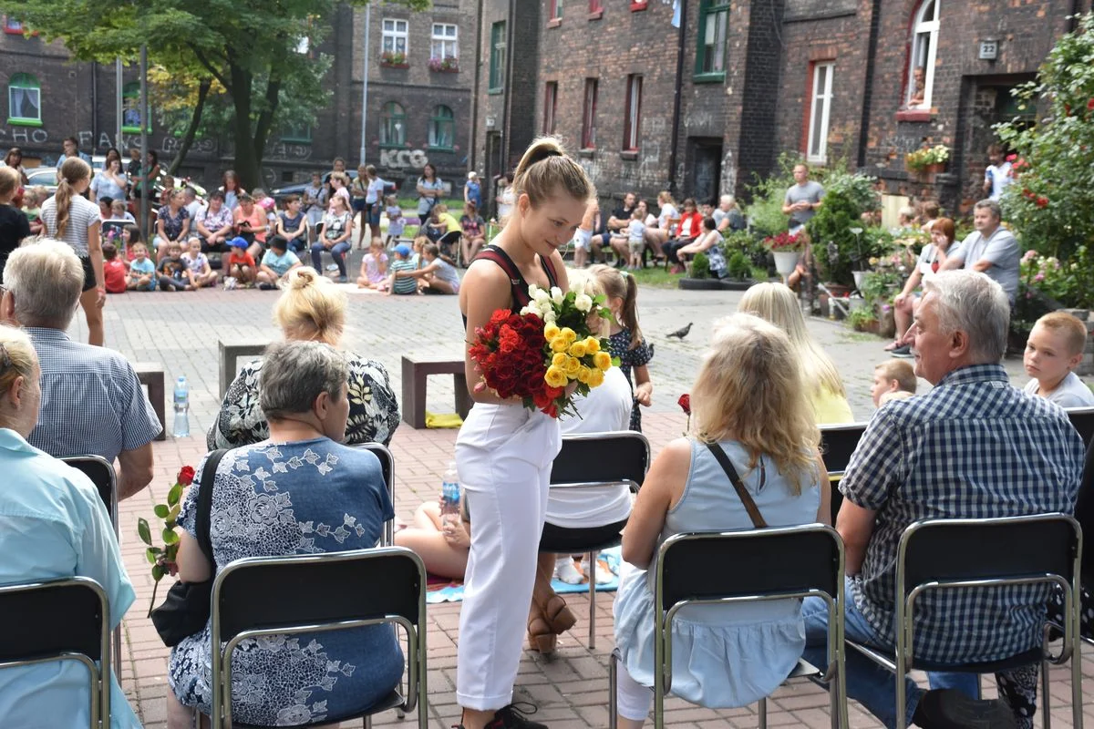 Widowisko plenerowe Różowisko, czyli śląskie kwiotki 1