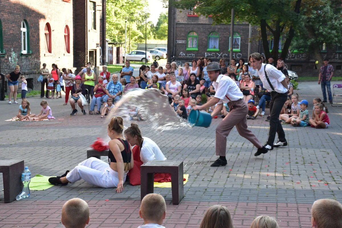 Widowisko plenerowe Różowisko, czyli śląskie kwiotki 12