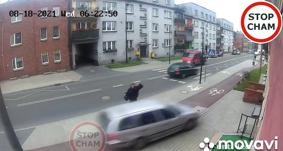 Naćpany pirat drogowy na Piastowskiej zakończył szarżę, uderzając w budynek
