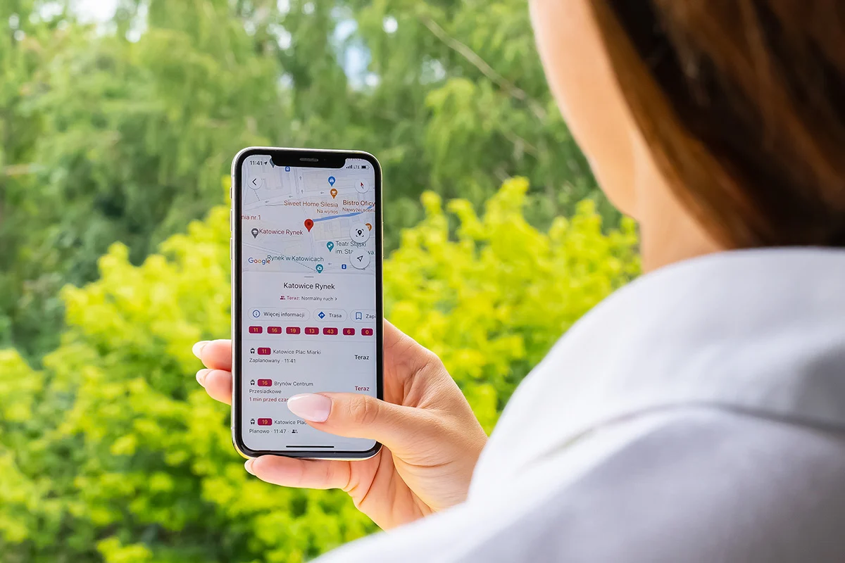 Mapy Google pokażą opóźnienia komunikacji miejskiej