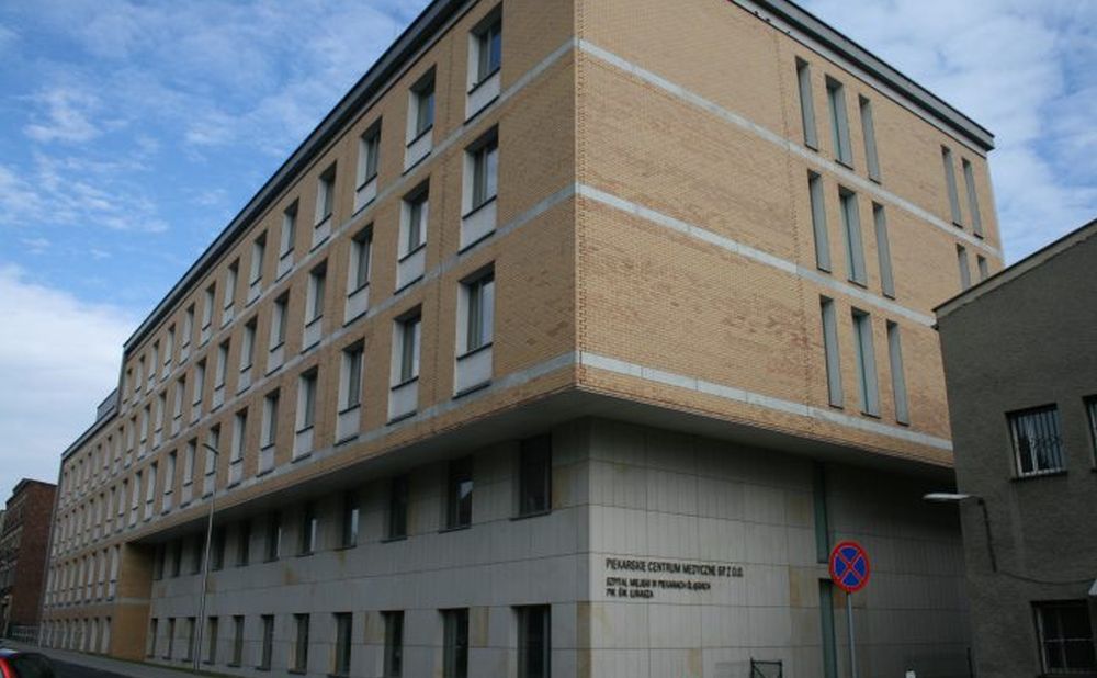 Trzecia dawka przeciw koronawirusowi dotępna w PCM