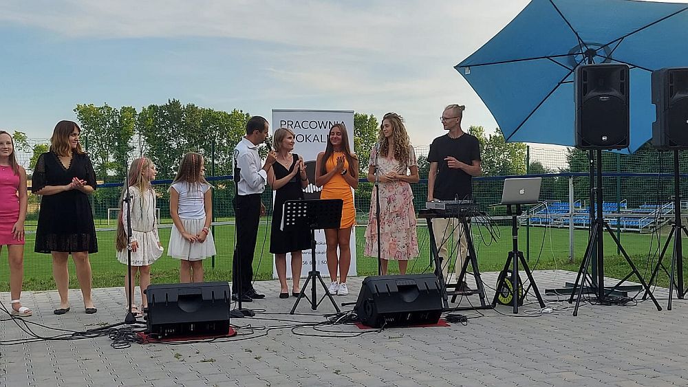 Przeboje filmowe przed Dzielnicowym Domem Kultury