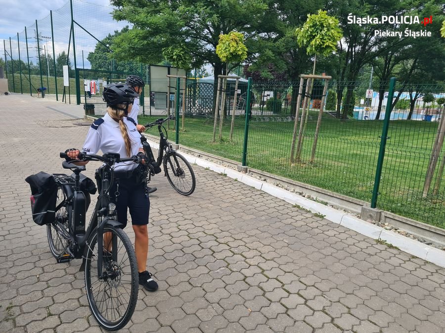 Rowerowe patrole policji w Piekarach Śląskich
