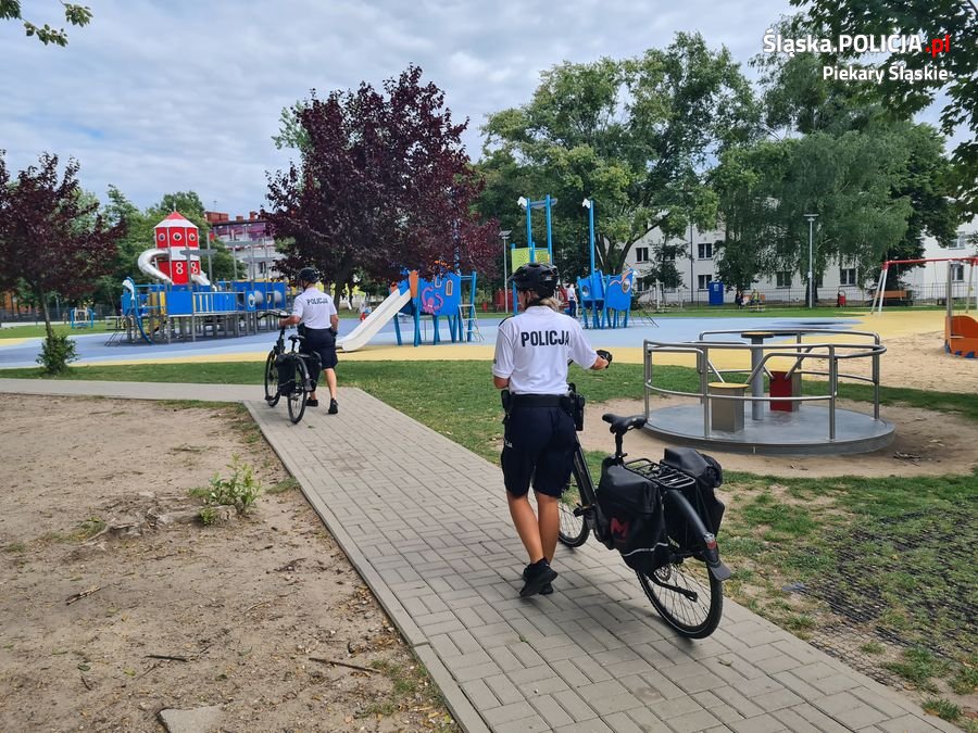 Rowerowe patrole policji w Piekarach Śląskich