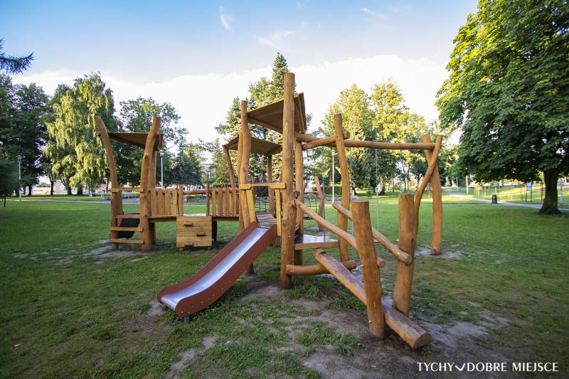 Nowe atrakcje na placach zabaw