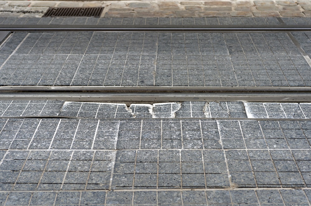 Wykonawca dokona naprawy gwarancyjnej uszkodzonych płyt na ul. Katowickiej