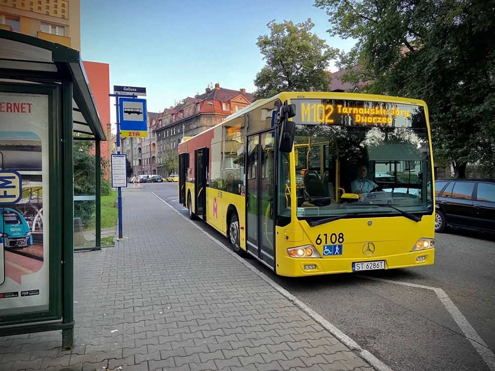 Linia Metropolitalna M102 wyjechała na trasę