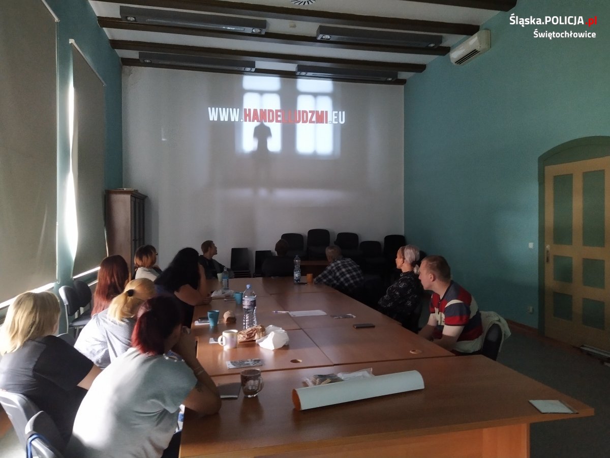 Współczesna forma niewolnictwa...czyli o handlu ludźmi