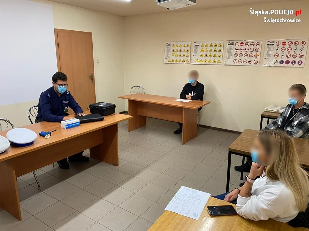 Świętochłowicka drogówka z wizytą u kursantów nauki jazdy