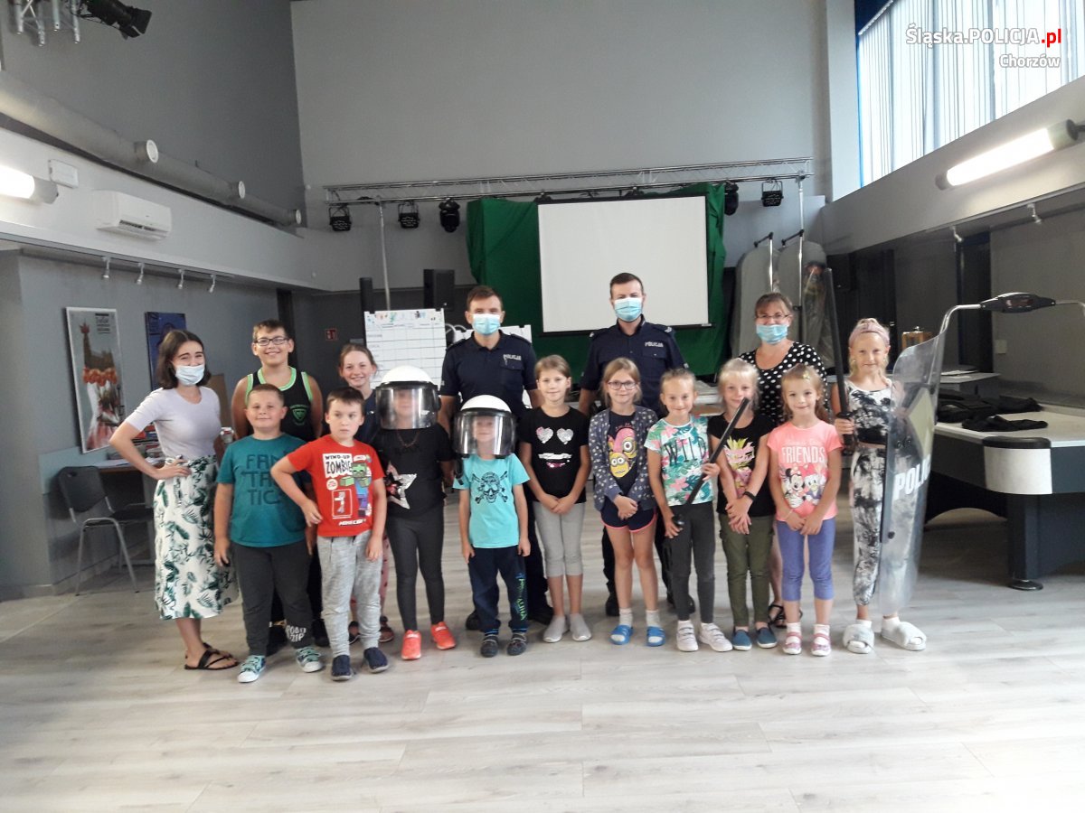 Dzielnicowi z Chorzowa spotkali się z półkolonistami