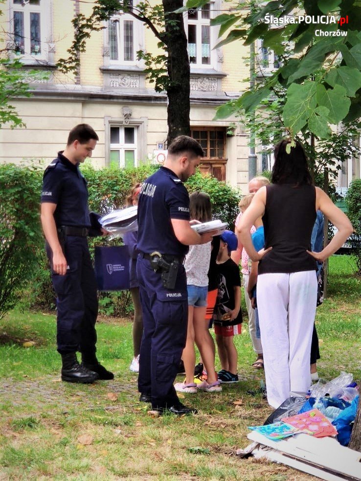 Bezpieczne wakacje z chorzowskimi policjantami