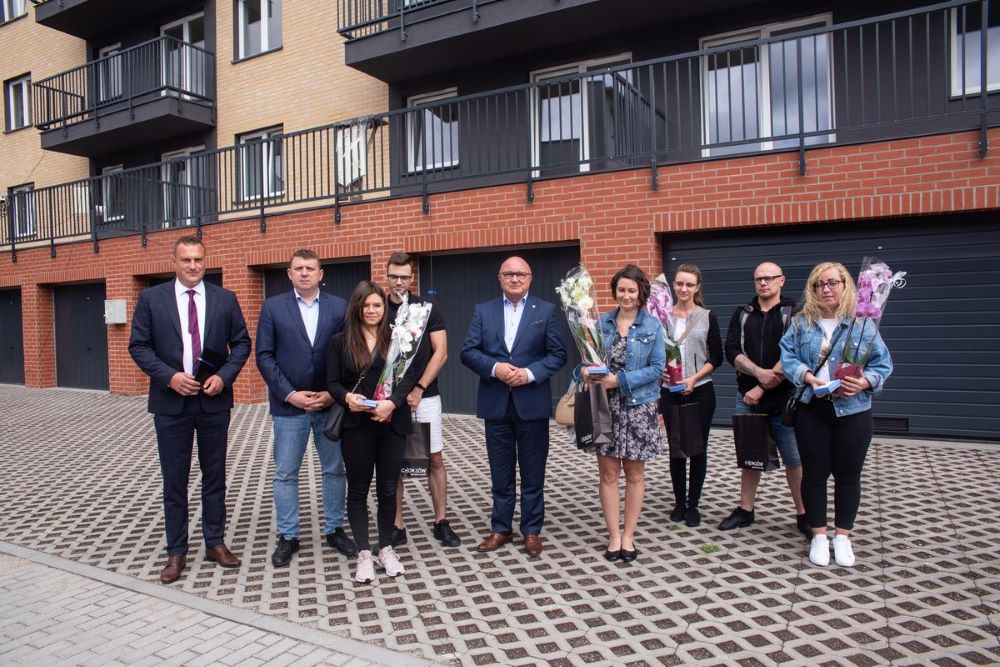 Mieszkania przy ulicy Żeromskiego oddane do użytku. Pierwsi lokatorzy otrzymali klucze
