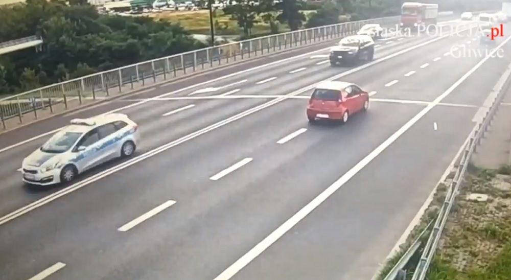 Matka utknęła w korku z 10-latkiem jadącym na przeszczep serca. Eskortowała ich policja