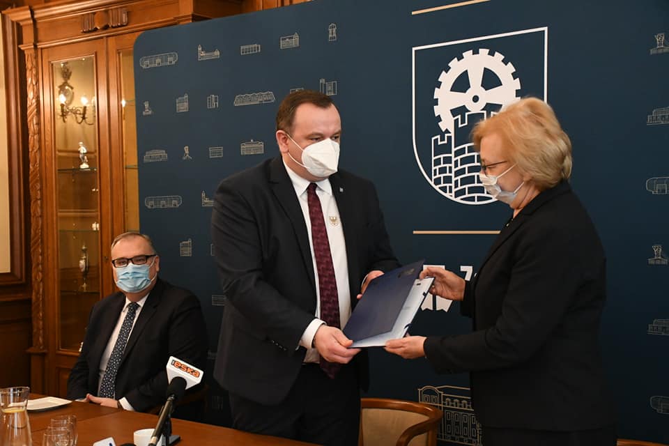 Przetarg rozstrzygnięty. Wykonawcy centrów przesiadkowych wybrani. Czas na budowę!