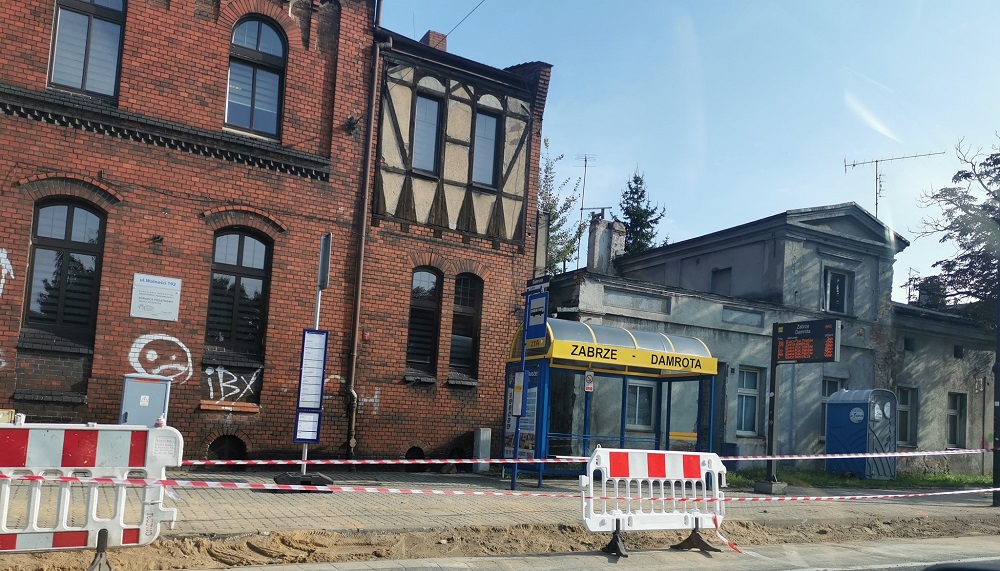 Nielegalne roboty budowlane na ulicy Wolności