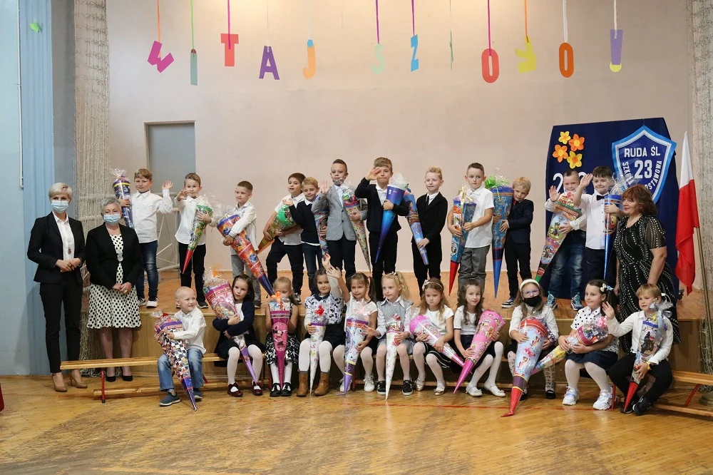 Prawie 14 670 uczniów i około 4450 przedszkolaków rozpoczęło wczoraj nowy rok szkolny