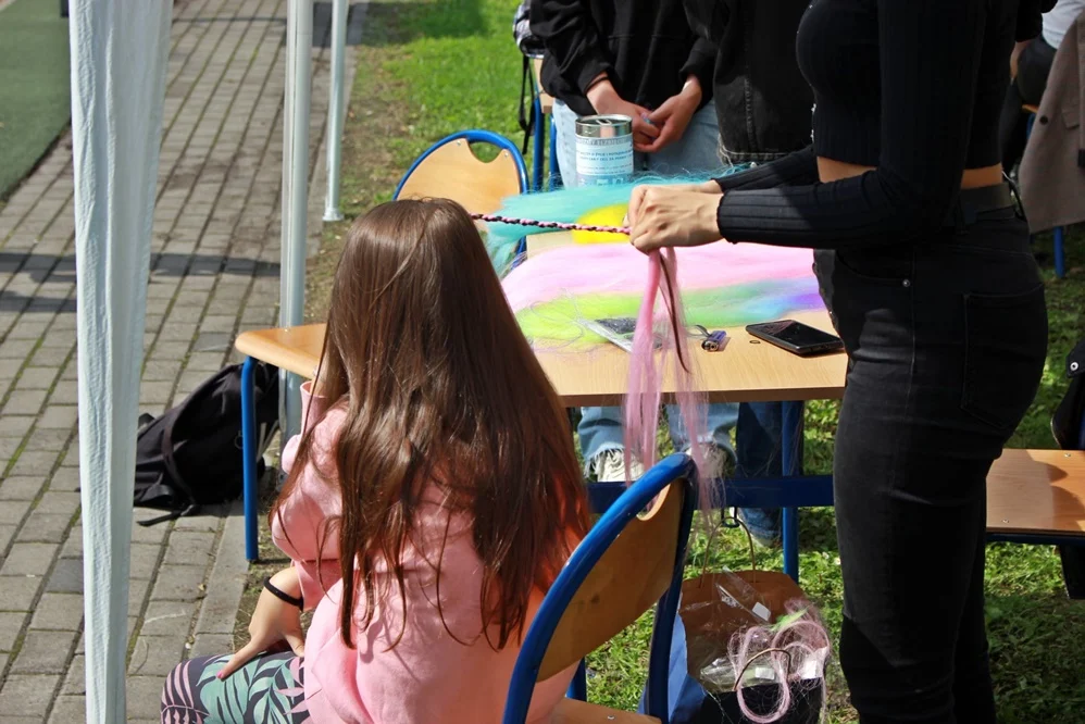 Uczniowie I LO im. Adama Mickiewicza zbierają fundusze na leczenie Elżbiety Żurek