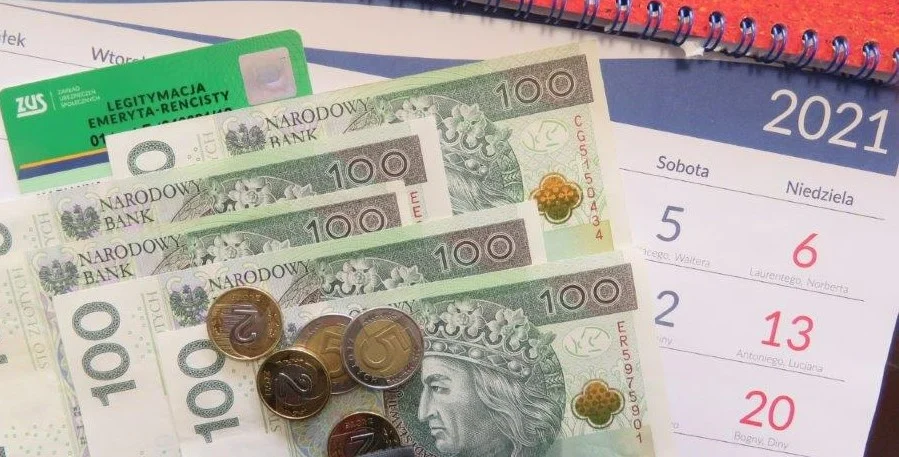 W Śląskim emeryci i renciści otrzymali ponad 991 mln zł w ramach "czternastek"