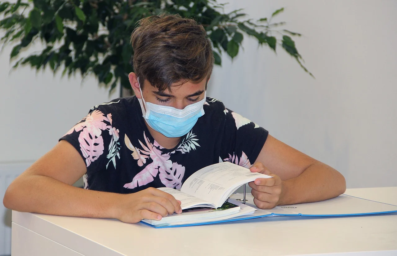 Czarnek: chcę uniknąć przejścia na naukę zdalną, szczepmy się