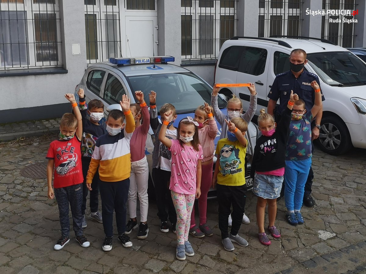 Rudzcy policjanci prowadzą cykl spotkań z uczniami podstawówek