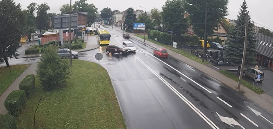 Halemba: Na skrzyżowaniu ul. 1 Maja z ul. Brzechwy zderzyły się dwie osobówki