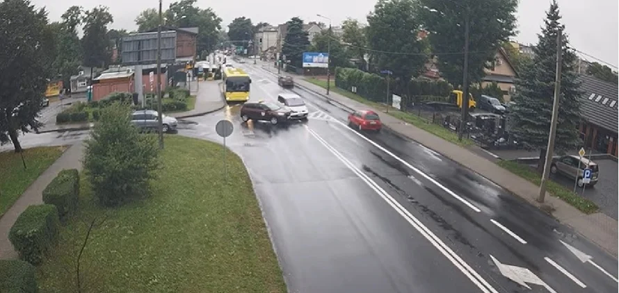 Halemba: Na skrzyżowaniu ul. 1 Maja z ul. Brzechwy zderzyły się dwie osobówki