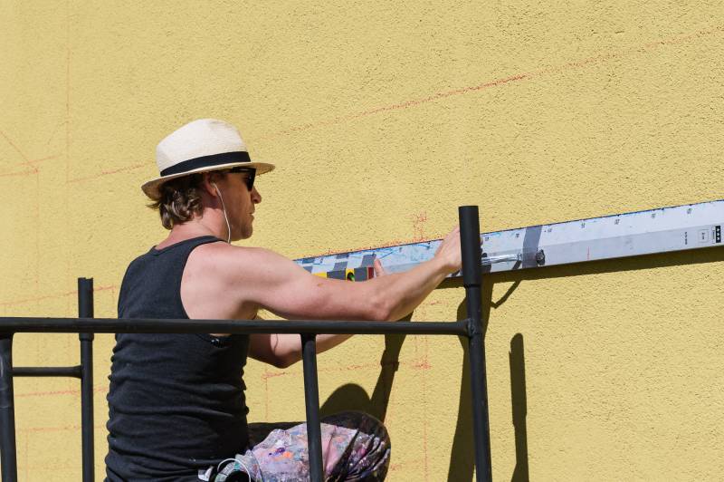 Prace przy muralu rozpoczęte