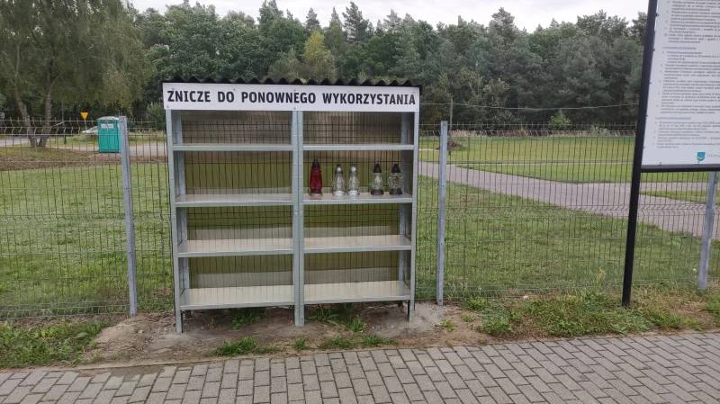 Drugie życie zniczy na tyskich cmentarzach