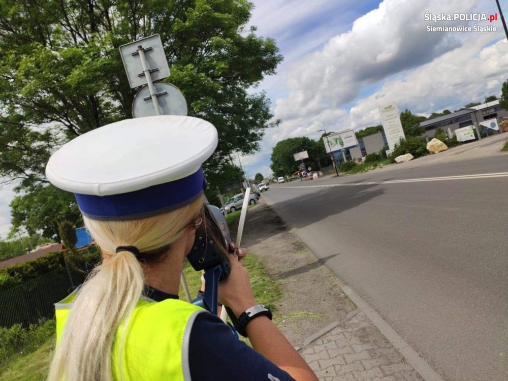 93 km/h w terenie zabudowanym - pożegnał się z uprawnieniami