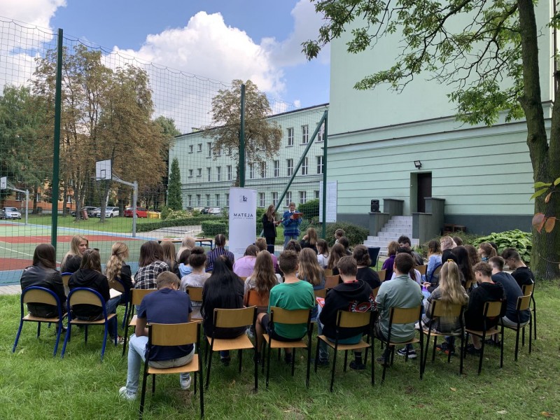 Mateja czyta "Moralność pani Dulskiej"