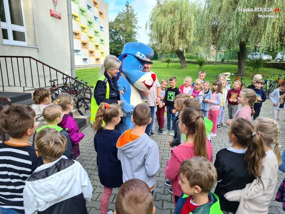 Bezpieczna droga do szkoły pod czujnym okiem policjantów