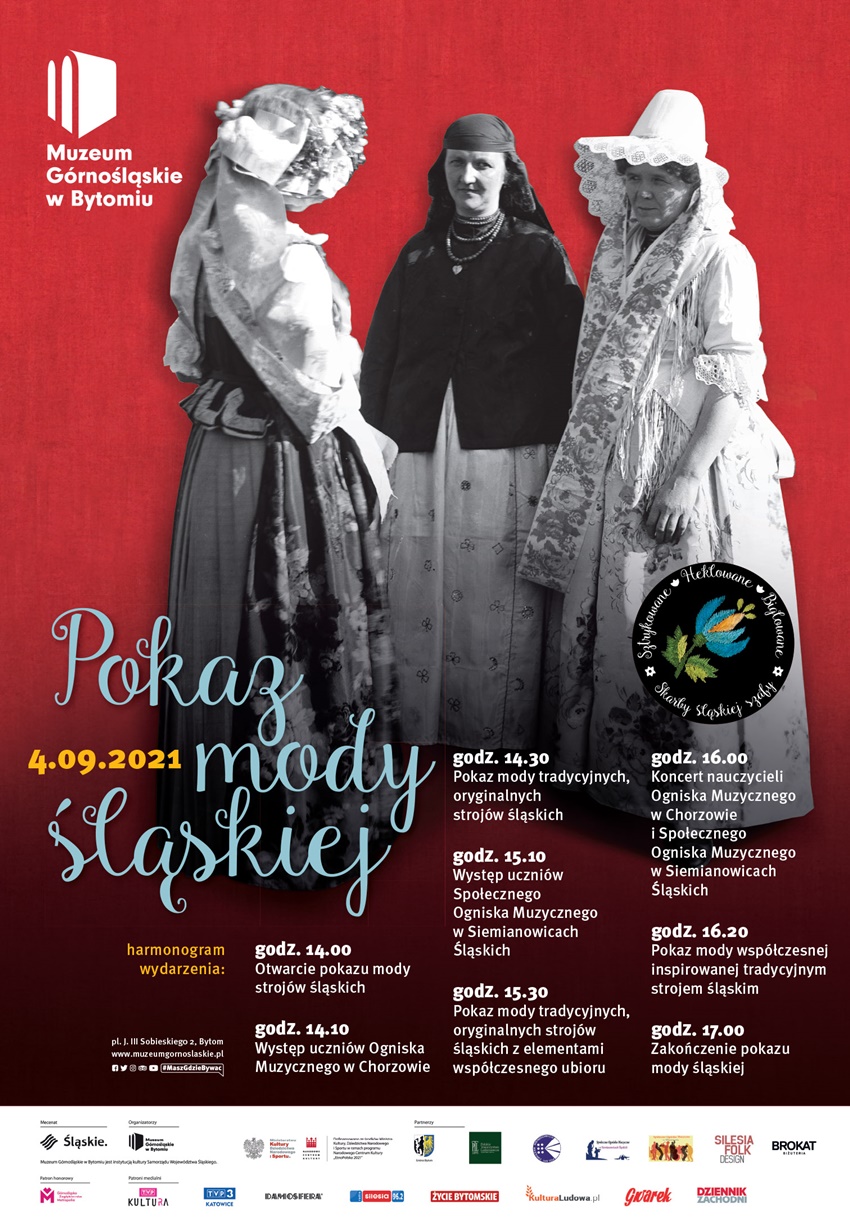 Tradycyjne stroje śląskie na wybiegu. Pokaz mody śląskiej przed Muzeum Górnośląskim