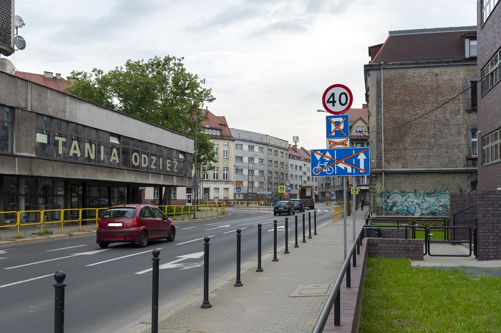 Tymczasowa organizacja ruchu przy ul. Miarki. Rozpoczęły się prace nad nowym oznakowaniem