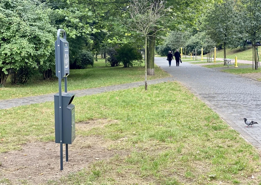 Psie nieczystości do specjalnego kosza