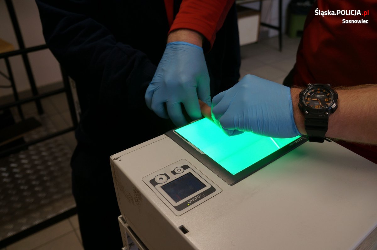 Sklepowy złodziej dokonał kradzieży w obecności policjantów po służbie