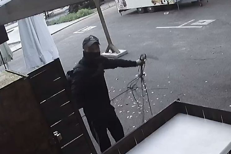 Rozpoznajesz sprawcę kradzieży przewodu?