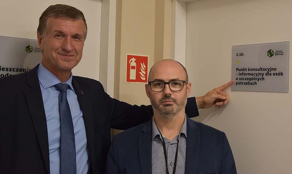 Powstał punkt konsultacyjno-informacyjny dla mieszkańców. Pomoc uzyskamy w CAS