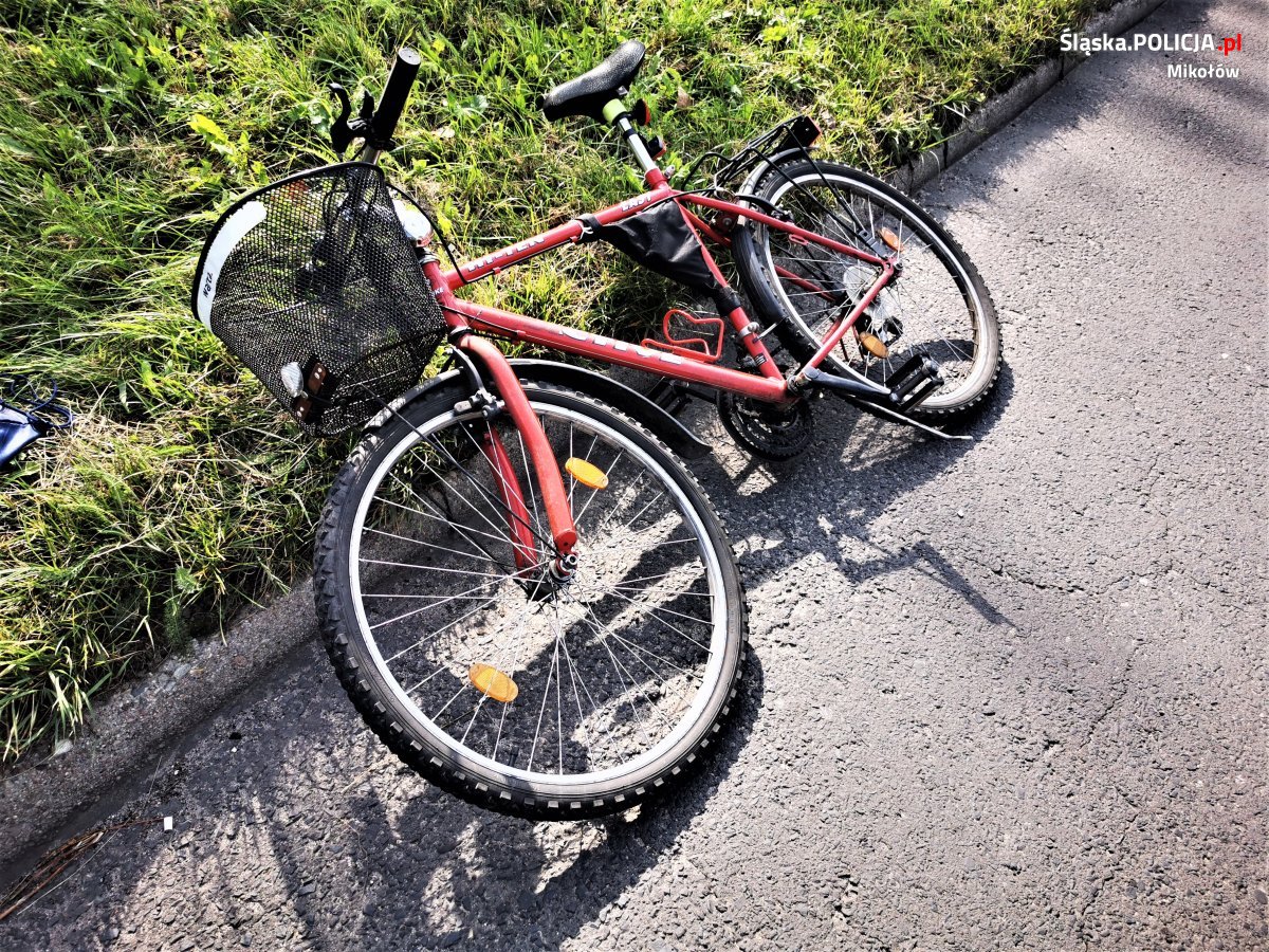 Ciężarówka potrąciła rowerzystę. Nieprzytomny 64-latek trafił do szpitala! 5