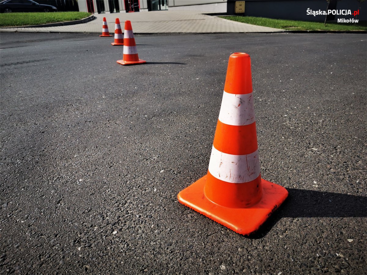 Ciężarówka potrąciła rowerzystę. Nieprzytomny 64-latek trafił do szpitala! 9