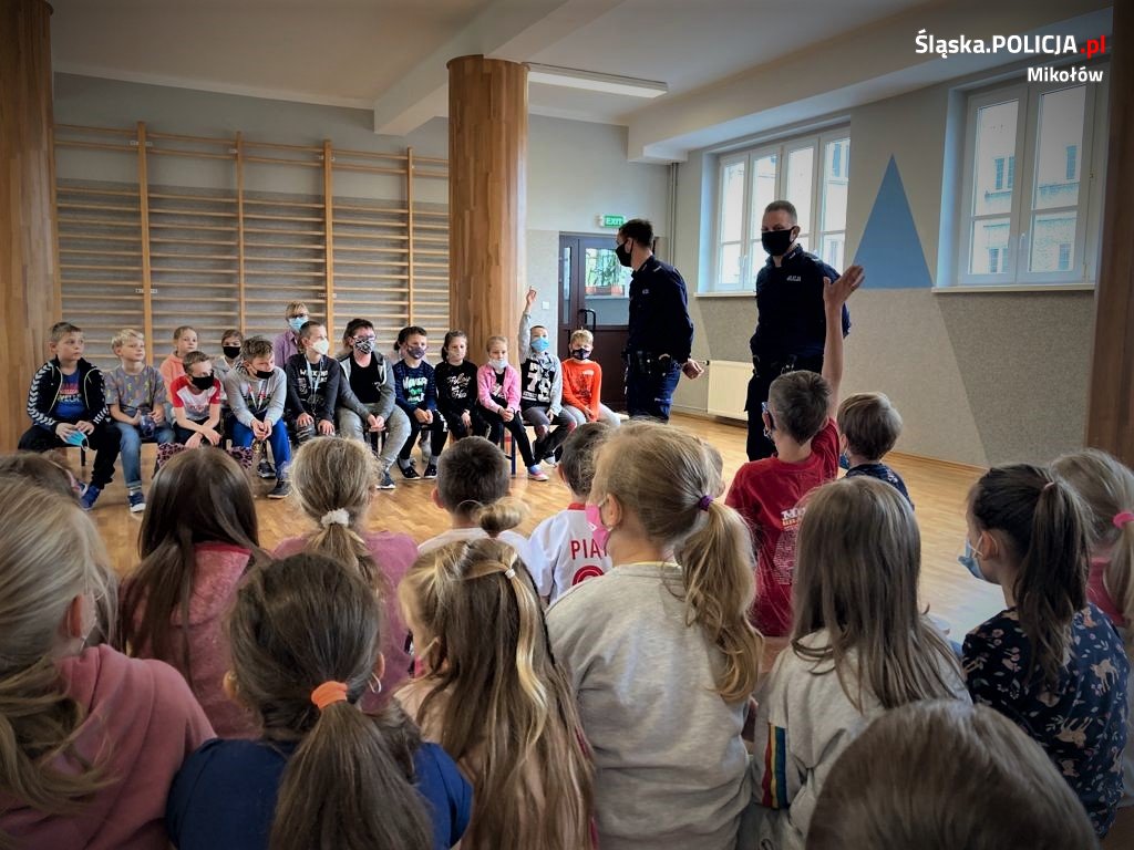 Mikołowscy dzielnicowi promują bezpieczne praktyki wśród dzieci