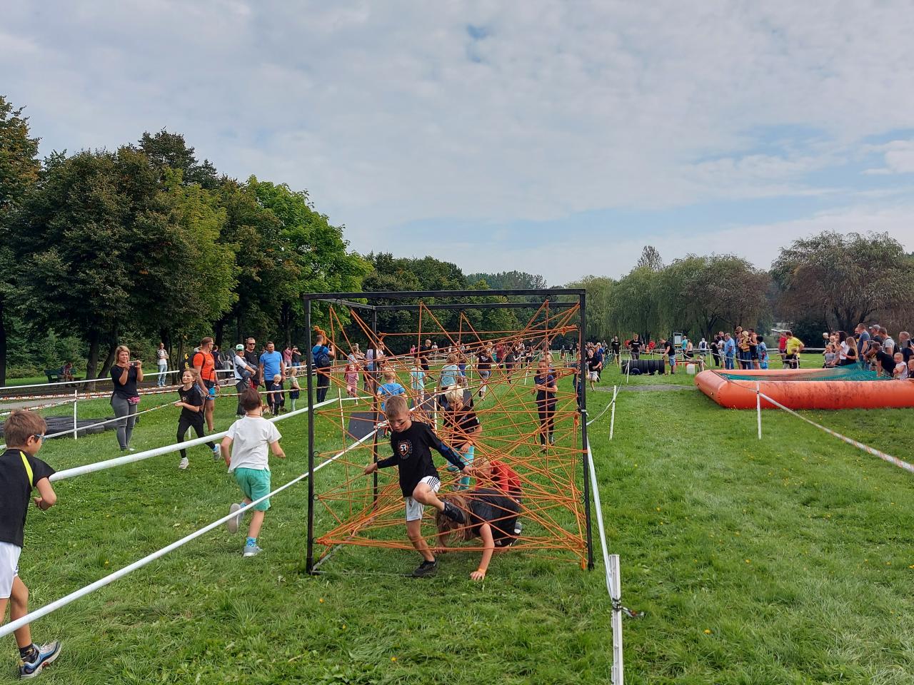 Survivalowy bieg z przeszkodami dla dzieci już za nami. Zobacz fotorelację! 26