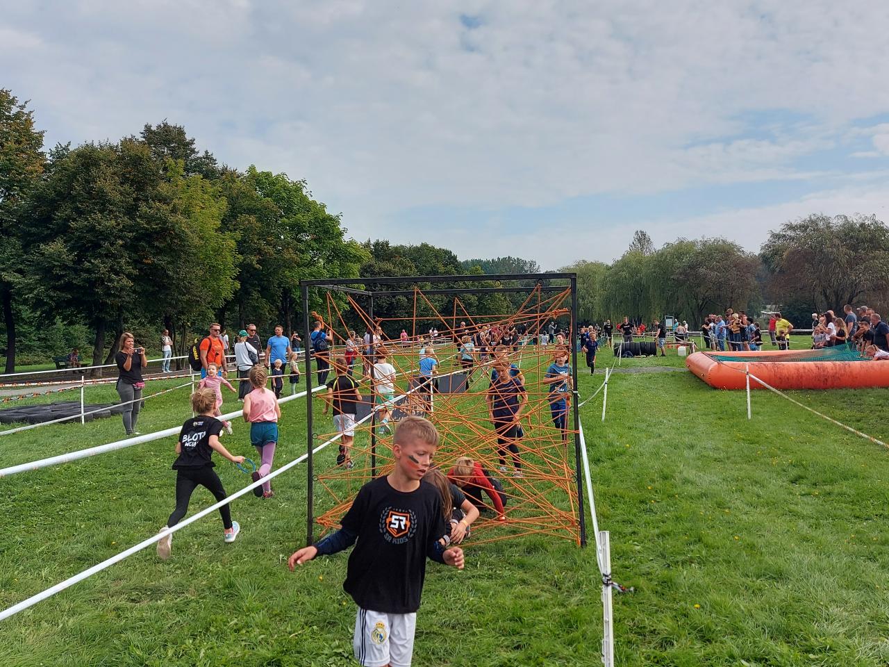 Survivalowy bieg z przeszkodami dla dzieci już za nami. Zobacz fotorelację! 27