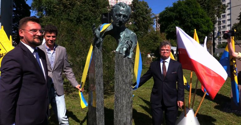 Józef Świder i Kazimierz Kutz w katowickiej Galerii Artystycznej na Placu Grunwaldzkim