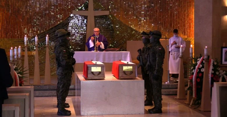 Pochowani po blisko 75 latach. Pogrzeb żołnierzy podziemia niepodległościowego