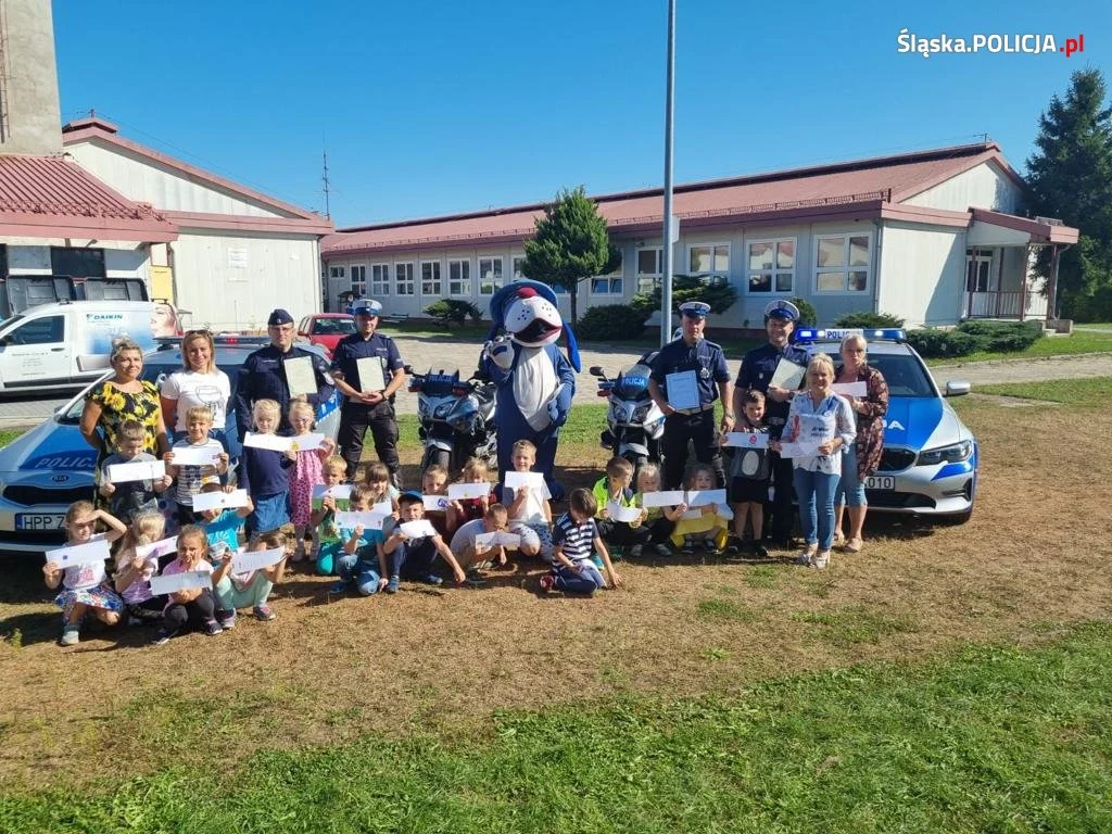 Bezpieczna droga do szkoły z świętochłowickimi mundurowymi