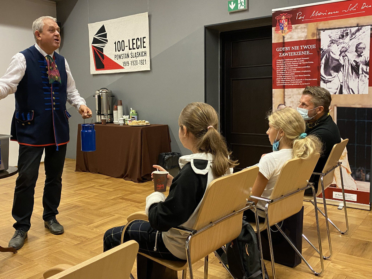 Uczniowie SP nr 8 w Świętochłowicach już wiedzą "Co w byfyju wonio?"